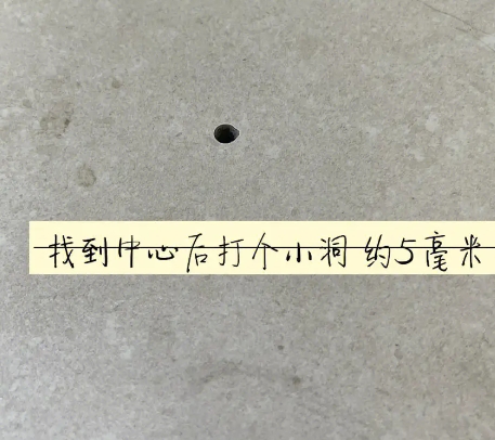 罗山瓷砖空鼓维修公司专业解答在瓷砖铺贴过程中，如果砂料搅拌不均匀，将会带来以下问题