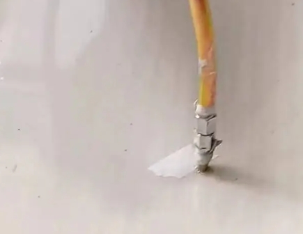 罗山瓷砖空鼓维修公司专业解答在瓷砖铺贴过程中，如果使用的砂料过粗（如全部使用了粗砂），可能会导致以下问题